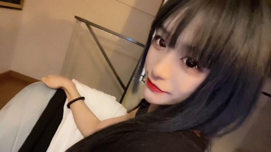 肖雅婷“吃瓜”奇遇：科技潮中的逆袭笑谈