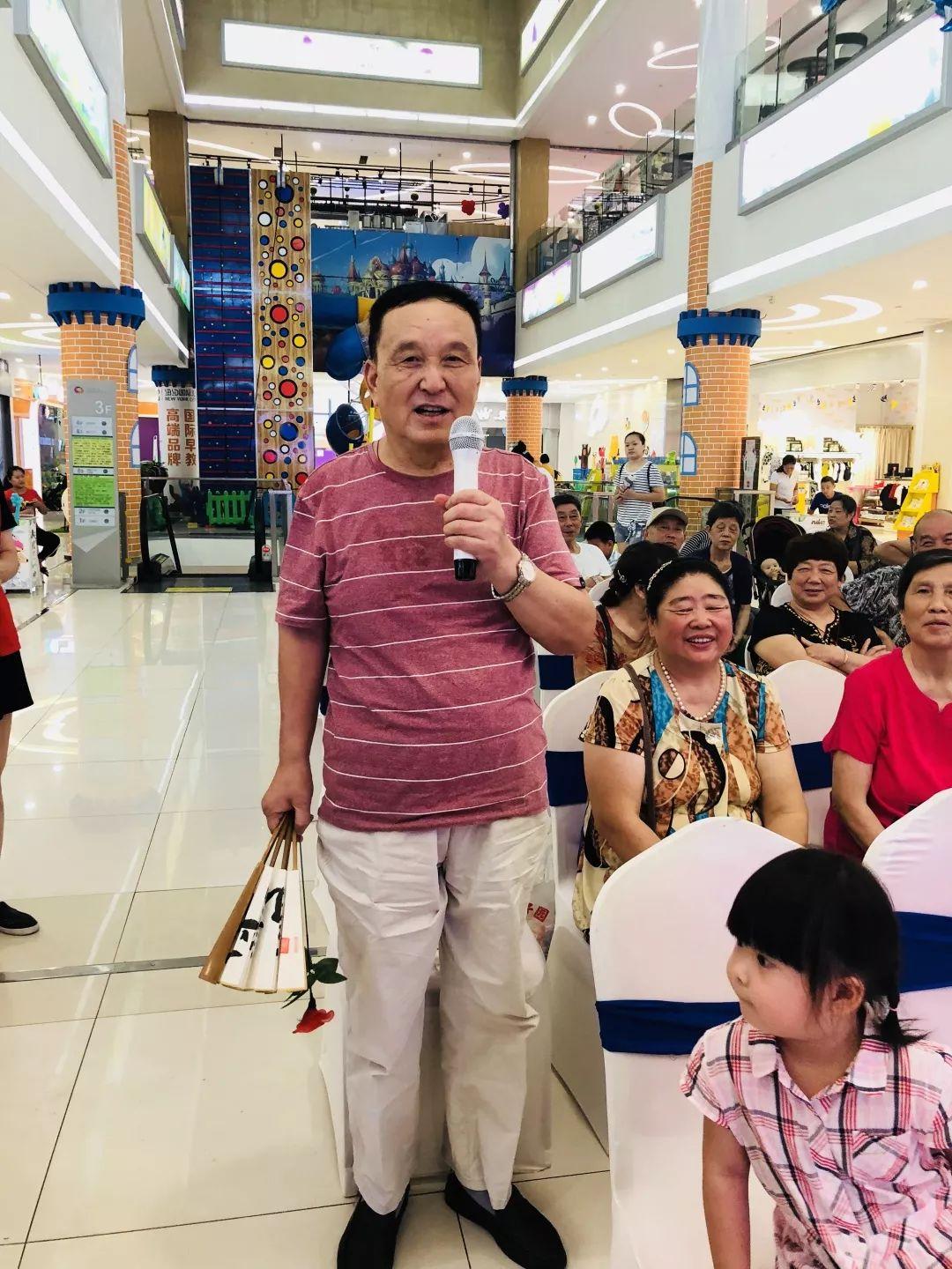 邹叔温姓,公交奇缘:科技界的‘炸’话题