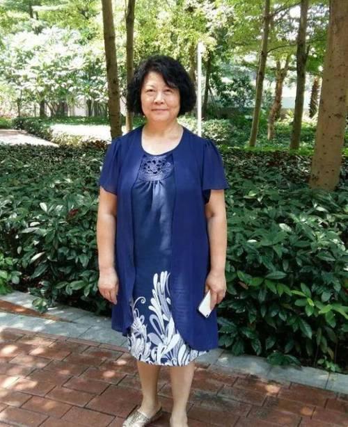 62岁女士寻伴：时尚界的新风向标