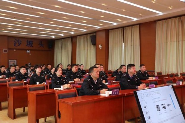电子蝴蝶撞碎铁窗泪：我们真需要机器替警察流泪吗