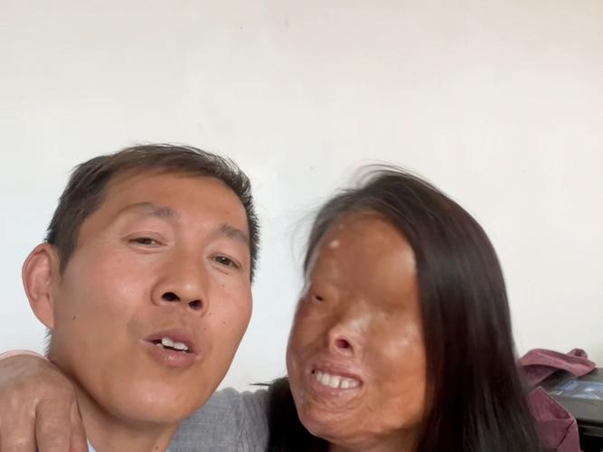 逆袭算法重构：离异个体的美学突围