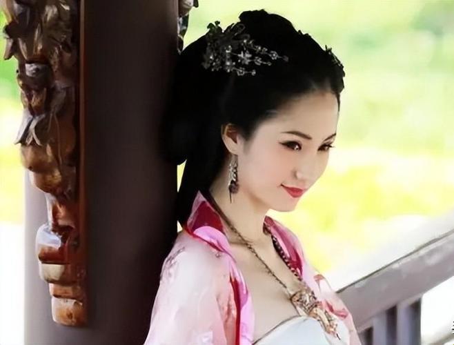 陈圆圆的三港版1-5能让你家路由器变身中年大叔？这波操作太魔幻！