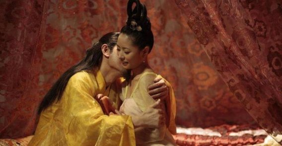 如何解读古装皇上醉酒宠幸宫女的文化密码？