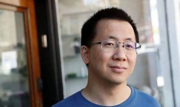 2025新首富对决！梁文峰与张一鸣的ai开源战争真香了？