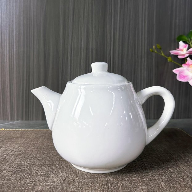白瓷茶壶需要刻意盘养？茶圈争议背后藏着多少认知误区