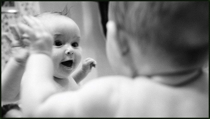 宝宝看镜子里我们的结合:科技与创新的奇妙旅程