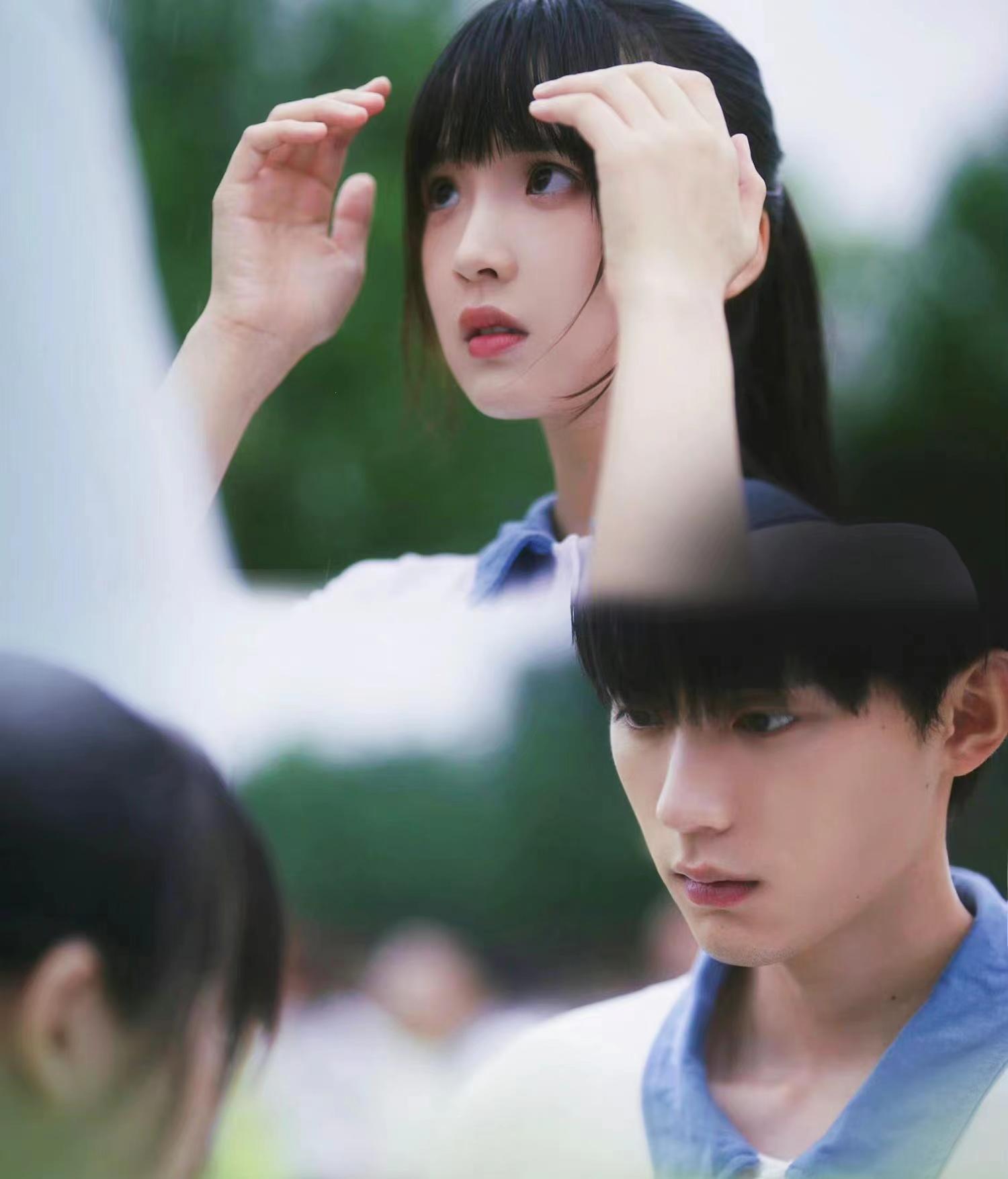 科技圈里的“冰与火之歌”:清冷校草的抹布日常掀创新热潮