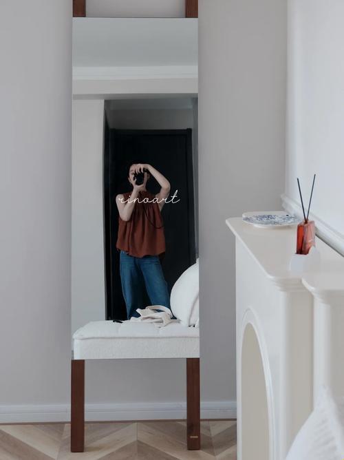 《镜界狂欢:创新交汇点上的趣味精髓》