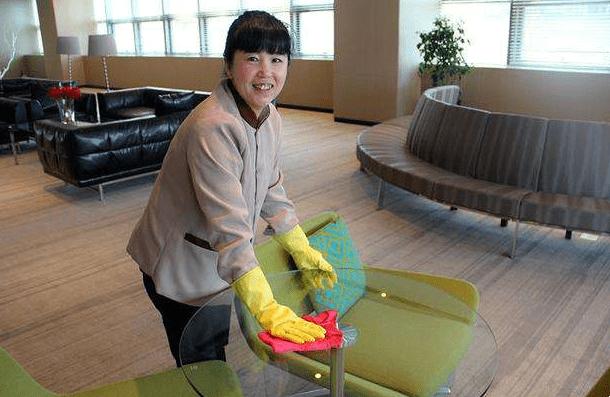 “给钱就上门的保洁阿姨,知乎上的秘密你能猜?”