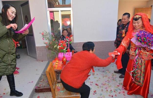 “仨嫁娘烩煮‘黑客帝国’?笑谈科技界的狂欢盛宴!”