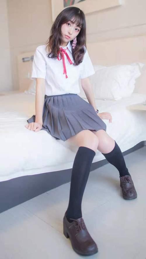 穿JK的“诡异”便利,网民喧嚣背后的真实体验